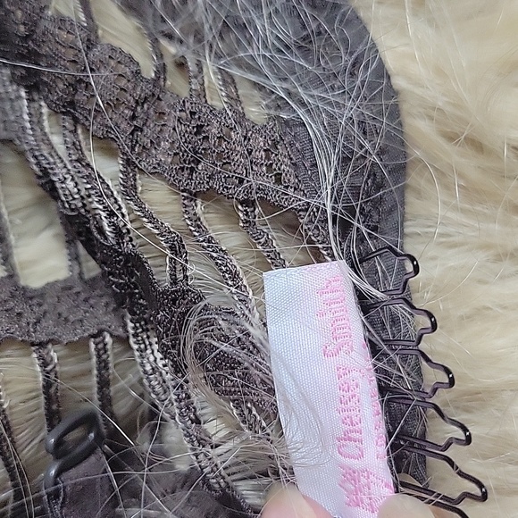 Wig 24in - Picture 9 of 10